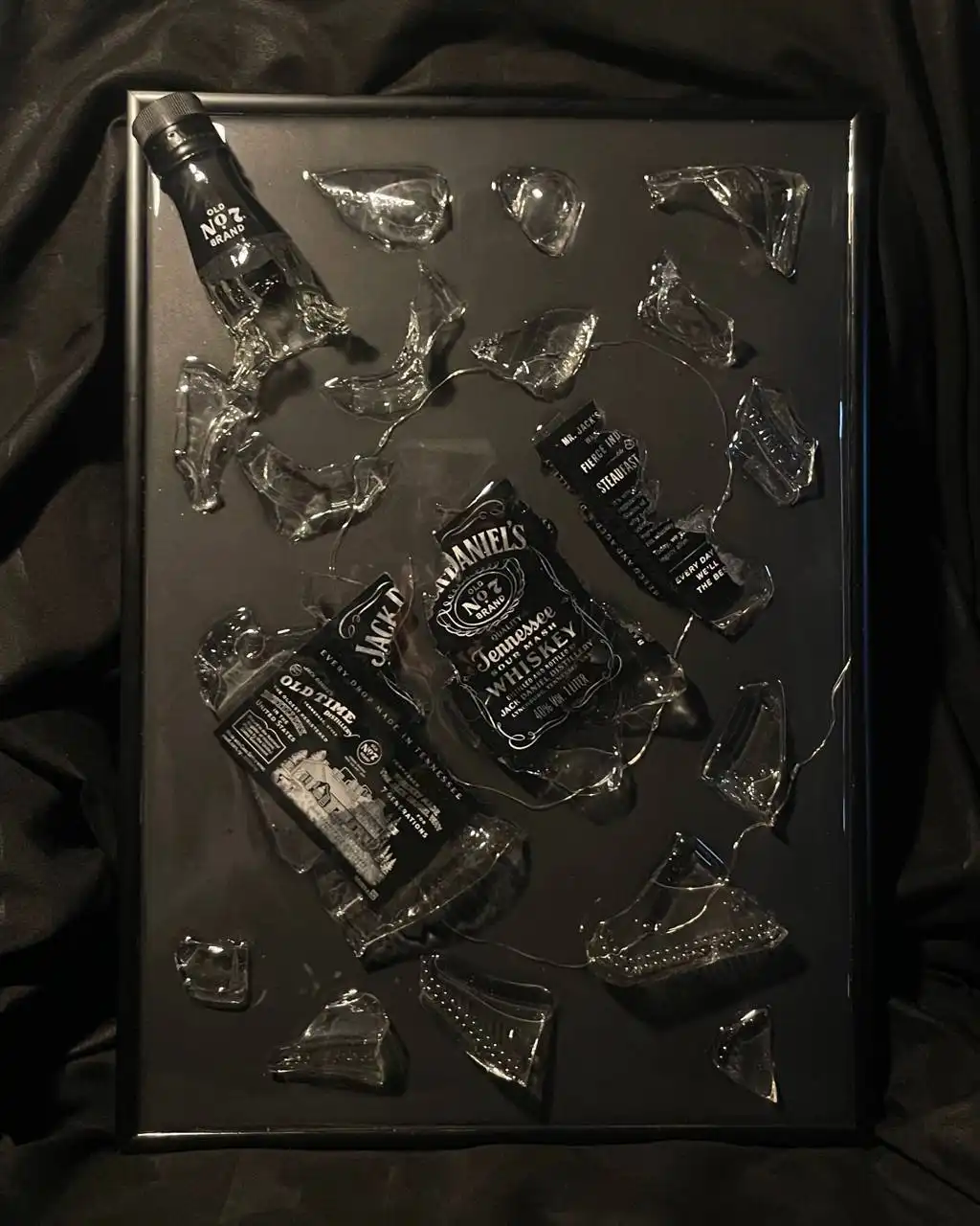 Картины ручной работы с подсветкой из бутылок алкоголя