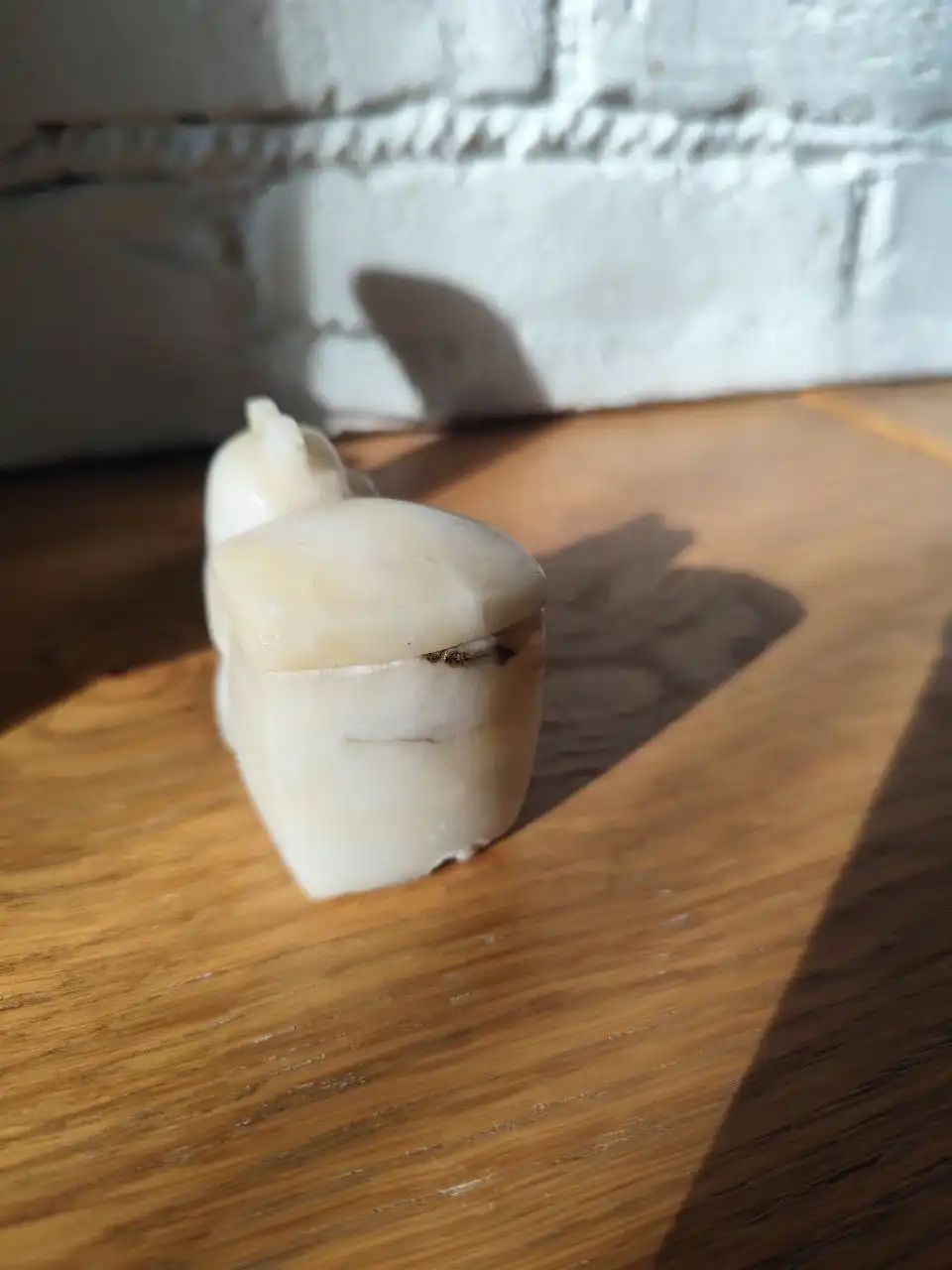 Статуэтка и шкатулка