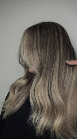 Услуги парикмахера: окрашивание, стрижки, уход за волосами - Услуги в Москва