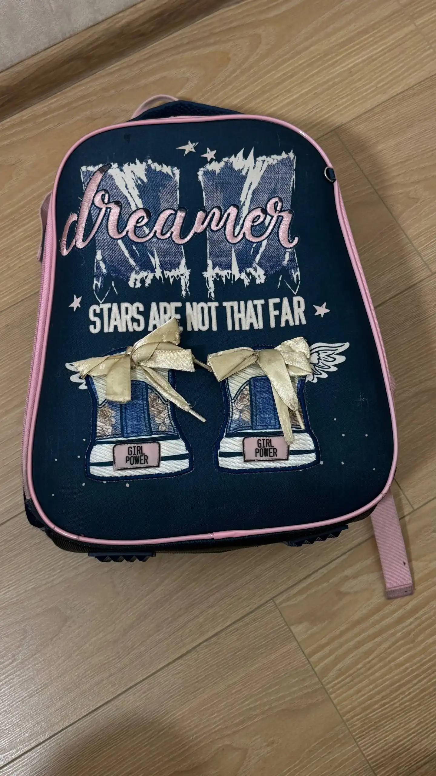 Детский школьный рюкзак с ортопедической спинкой