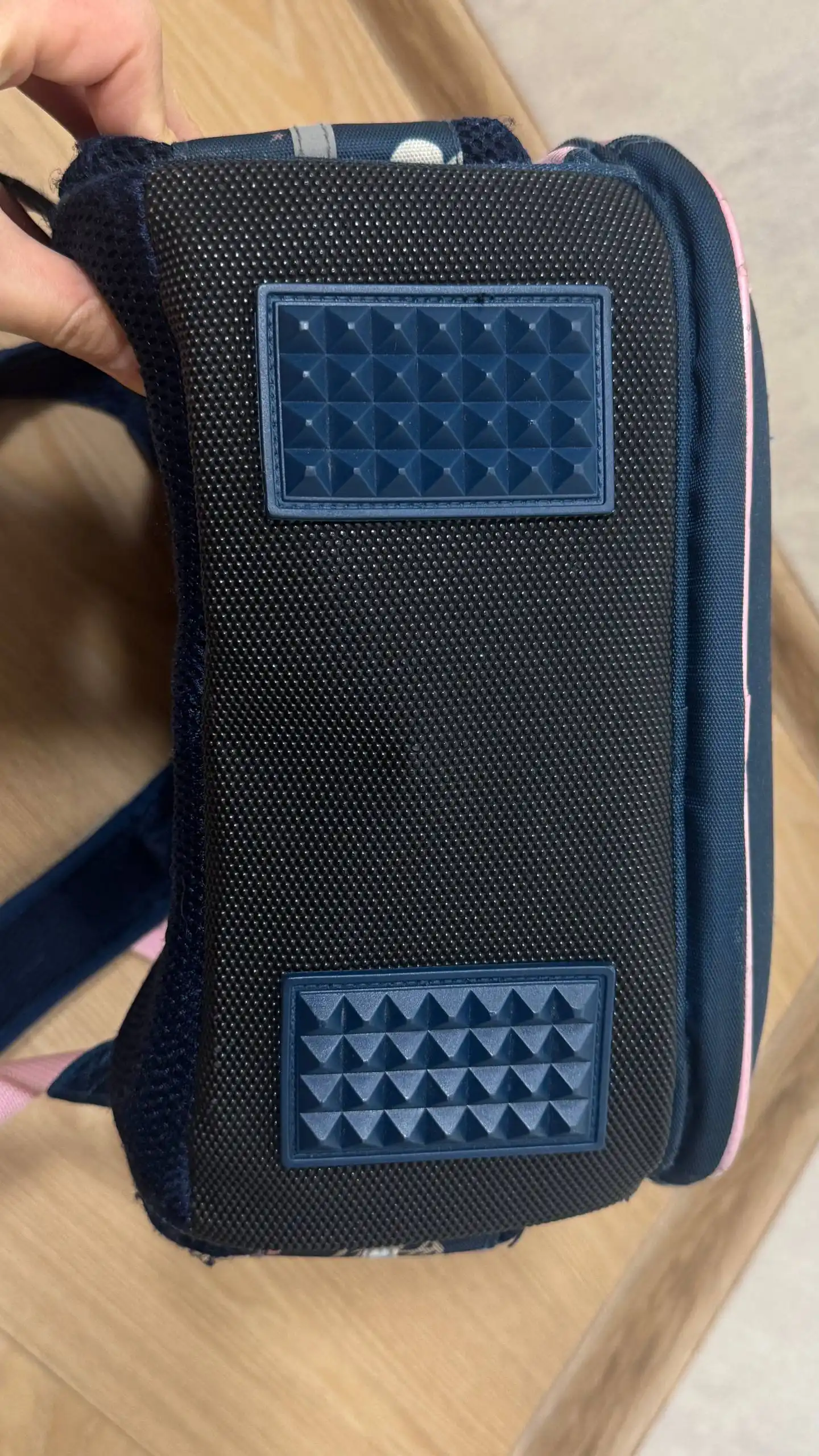 Детский школьный рюкзак с ортопедической спинкой