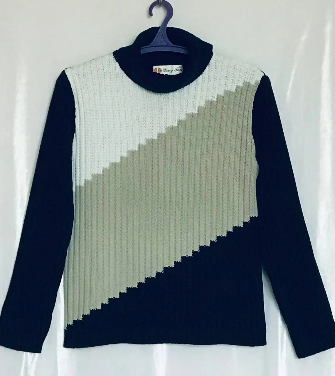 Трикотажная кофта темно-синего цвета размер 46-48