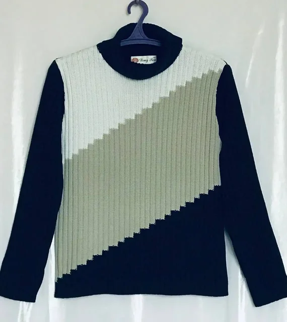 Трикотажная кофта темно-синего цвета размер 46-48 - Одежда в Москва