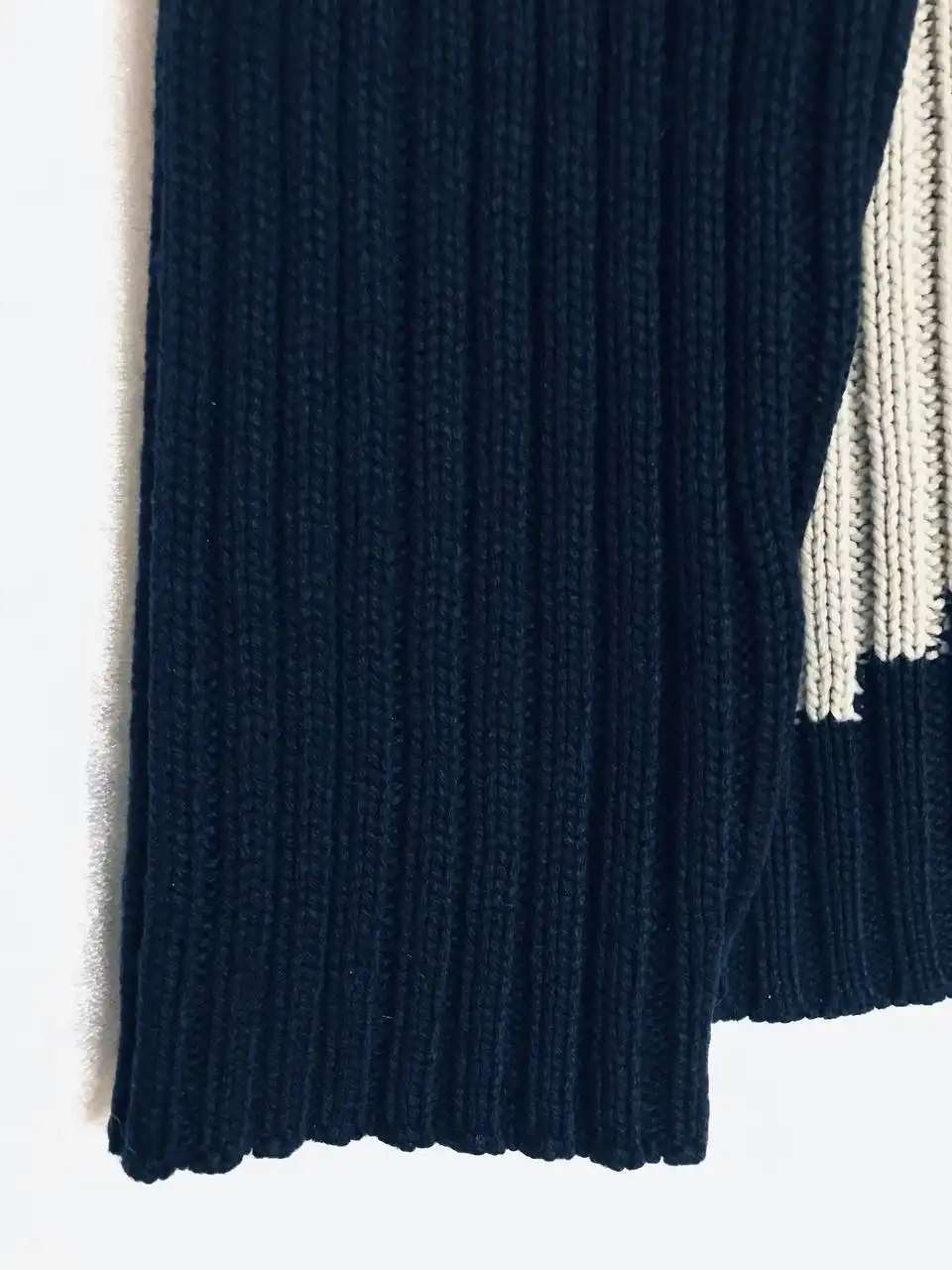 Трикотажная кофта темно-синего цвета размер 46-48