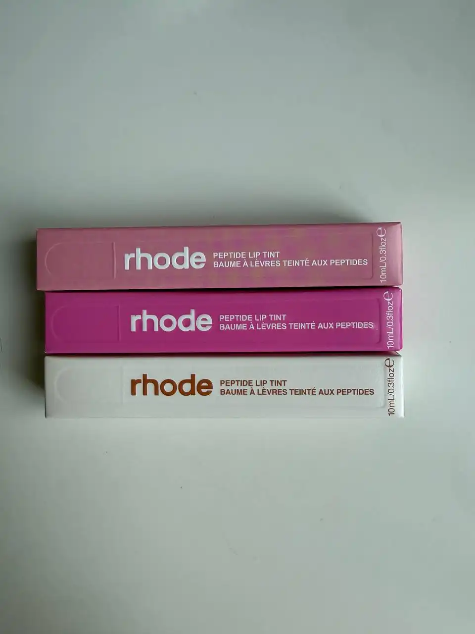 Косметика брендов Rhode и Dior