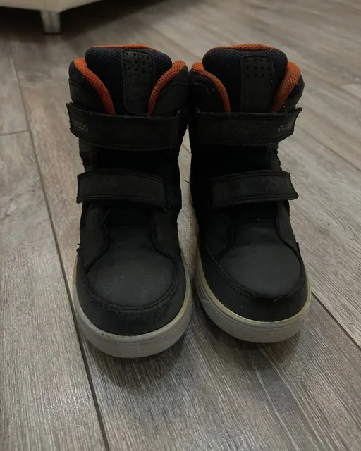 Продаются зимние ботинки Ecco темно-синего цвета, размер 34 - Одежда в Москва