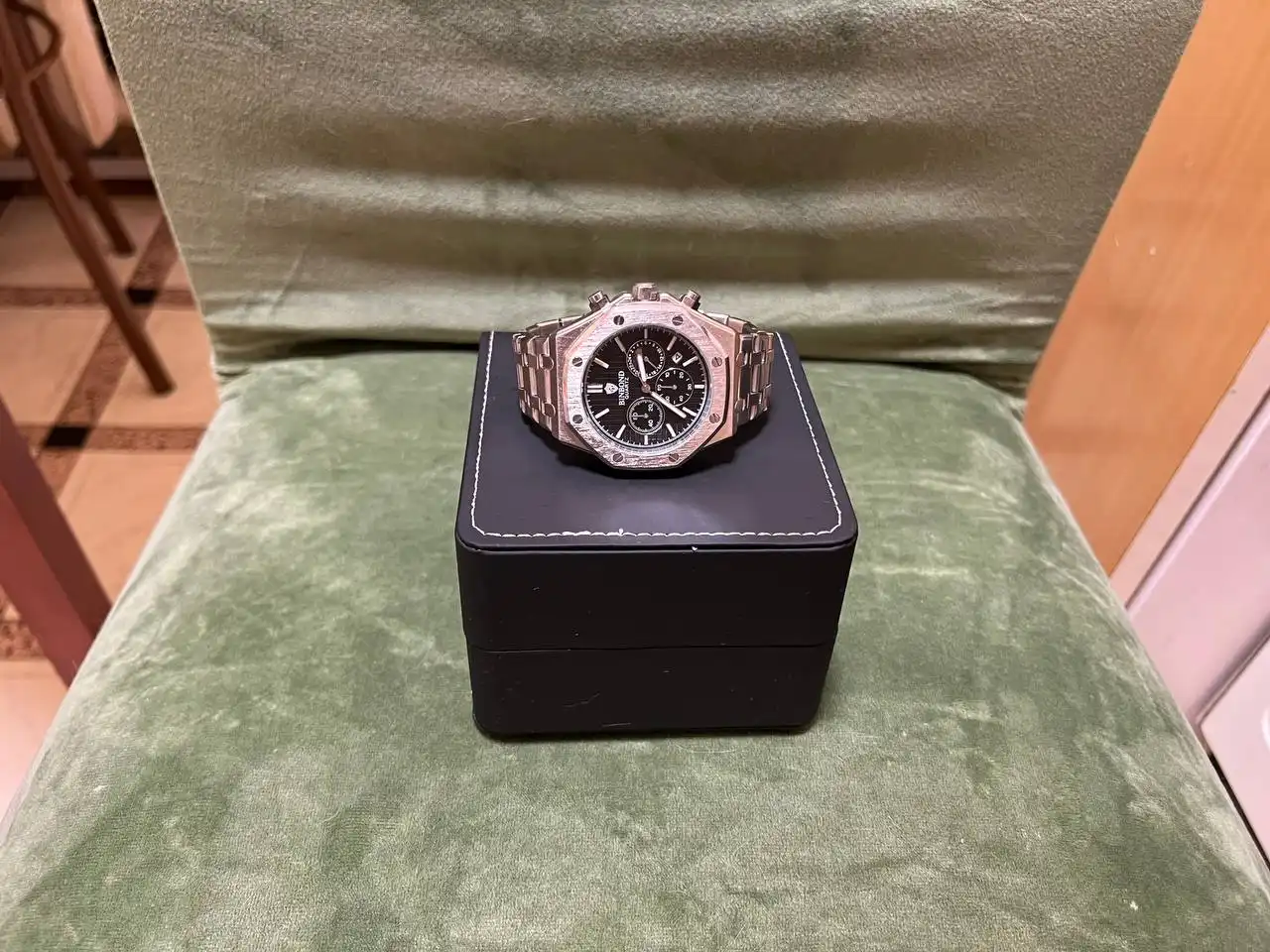 Стильные мужские часы с кварцевым механизмом