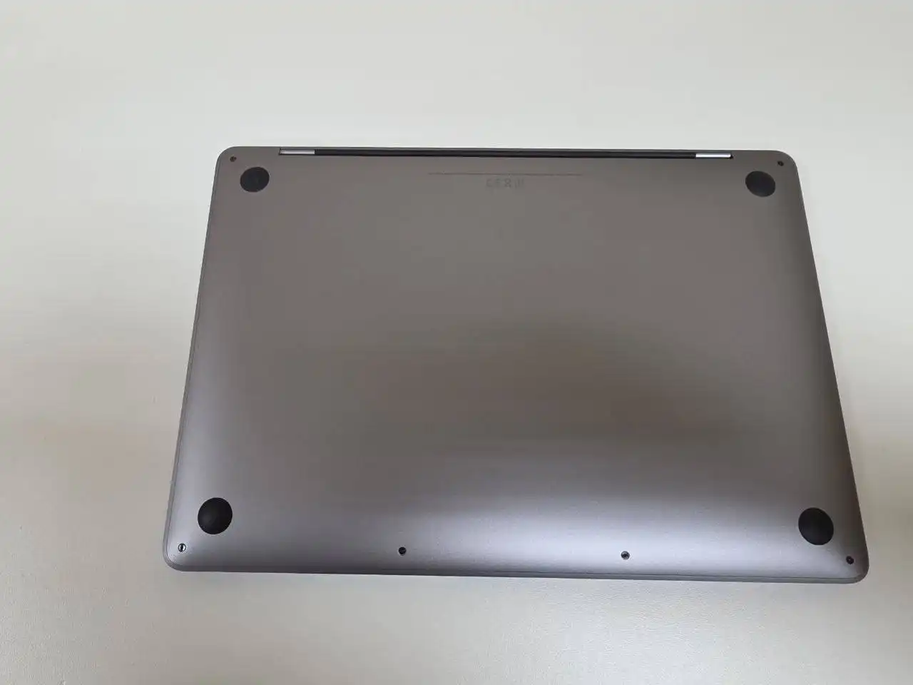 Macbook PRO 13 2020 M1 в идеальном состоянии с чехлом