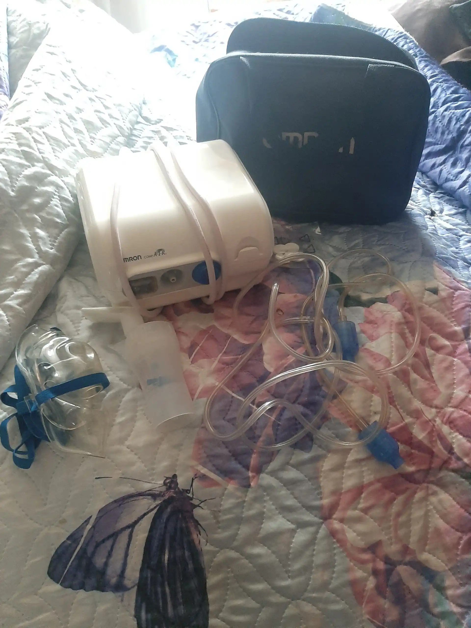 Ингалятор Omron б/у с полным комплектом