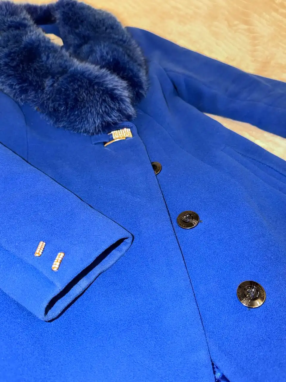 Продам пальто из натуральной шерсти в хорошем состоянии