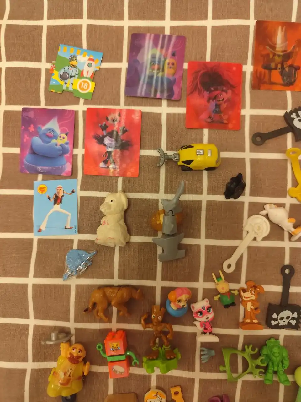 Детские игрушки: Скрепыши, Киндеры, прилипалы, магниты Ростишки