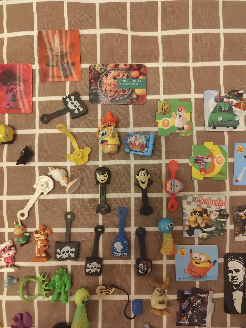 Детские игрушки: Скрепыши, Киндеры, прилипалы, магниты Ростишки
