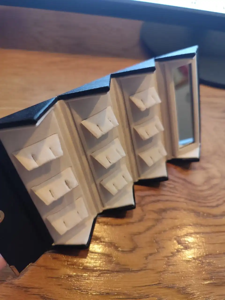 Шкатулка для серёжек