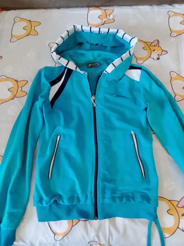 Продажа женской одежды и спортивного костюма