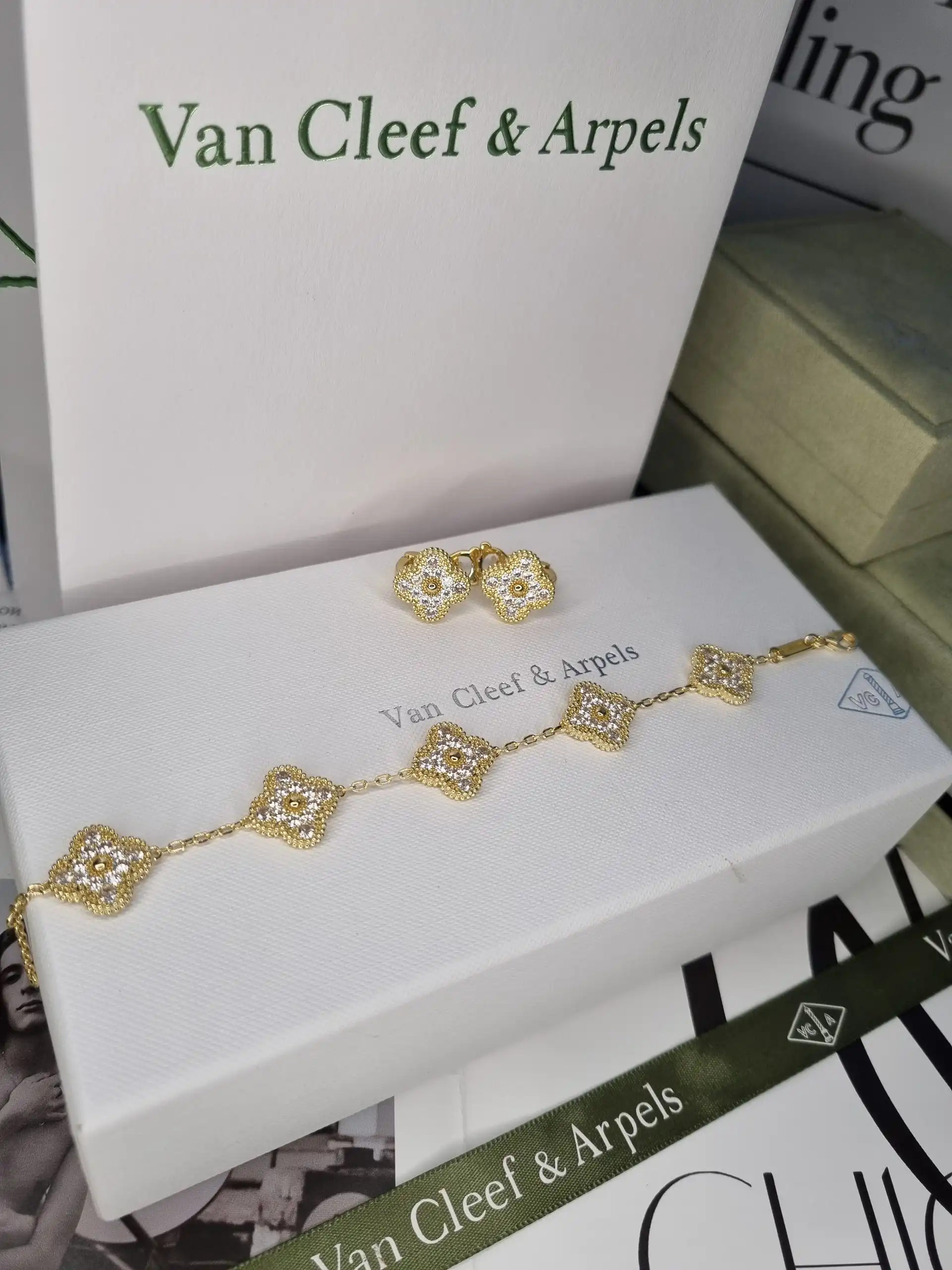 Комплект украшений Van Cleef для подарка