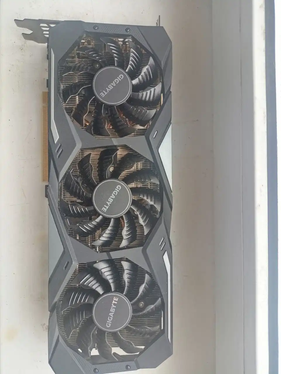 Видеокарта Gigabyte GeForce RTX 2070 Super 8Gb б/у - Компьютерные комплектующие (Электроника) в Москва