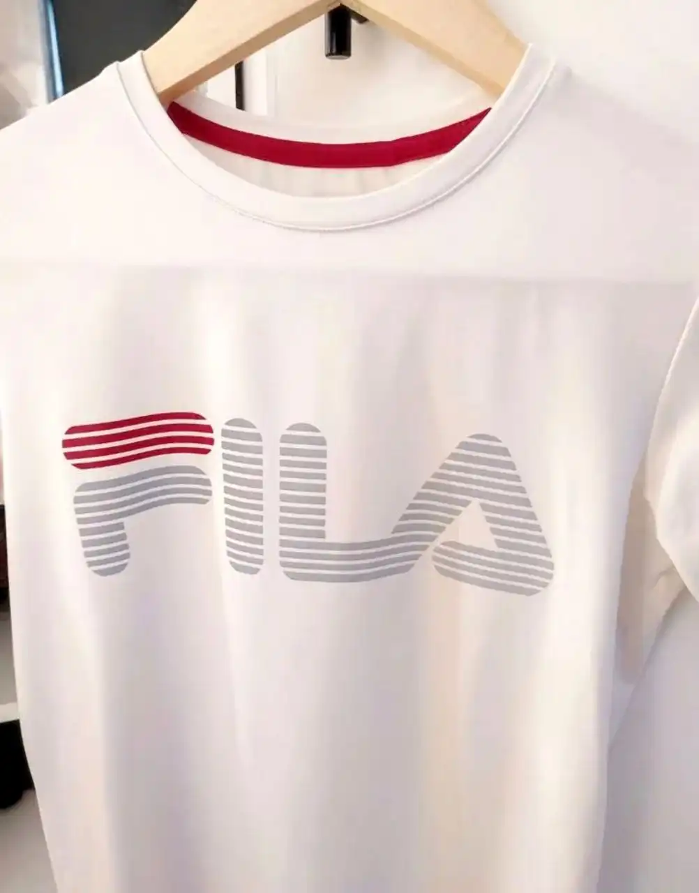 Футболка Fila размер 42 - Футболки (Одежда) в Москва