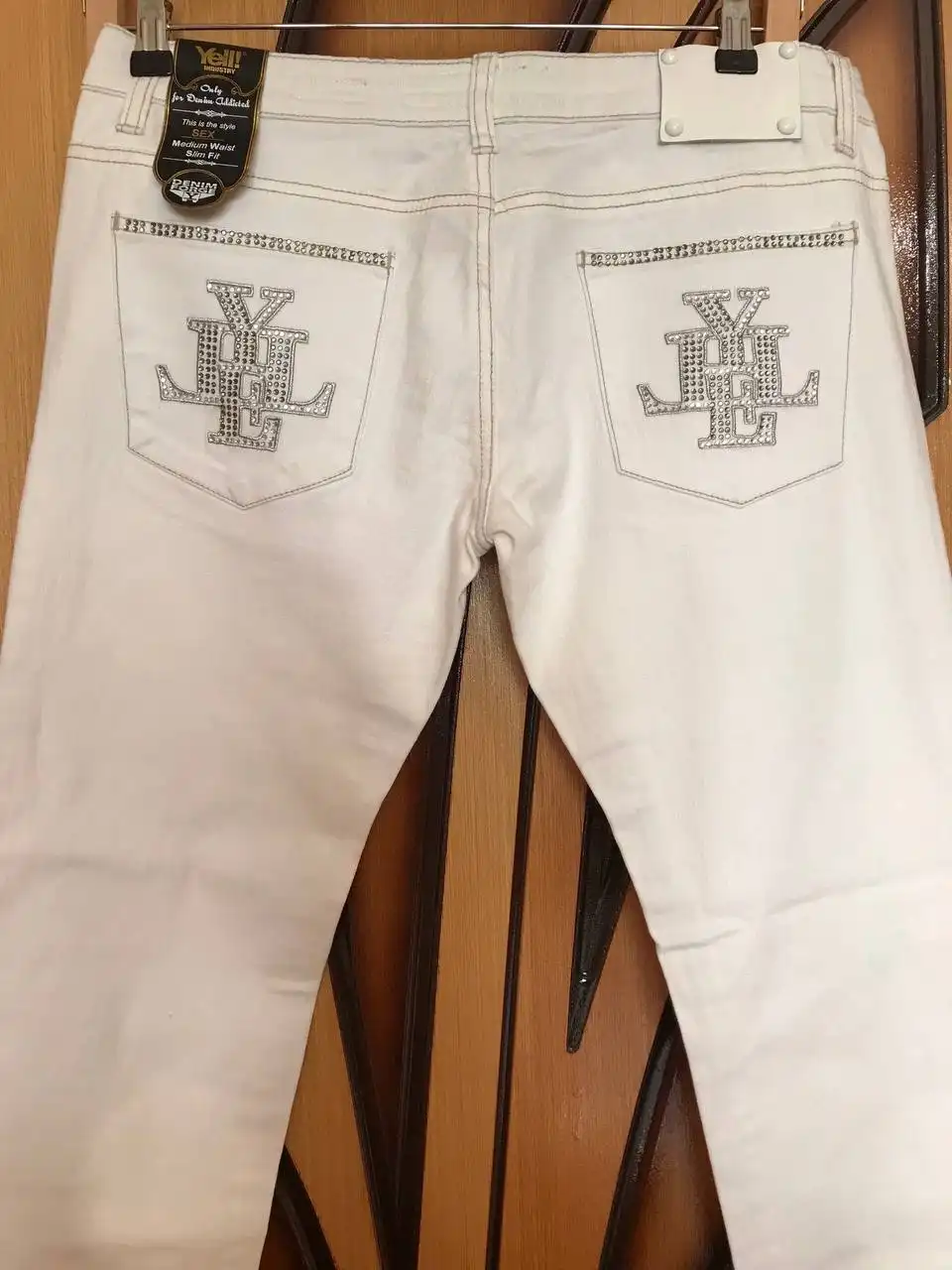 Джинсы белые Yell новые с низкой посадкой - Джинсы (Одежда) в Москва