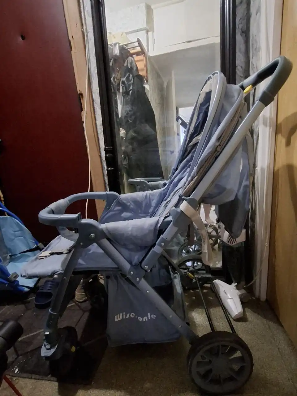 Прогулочная коляска в отличном состоянии - Коляски (Товары для детей) в Москва