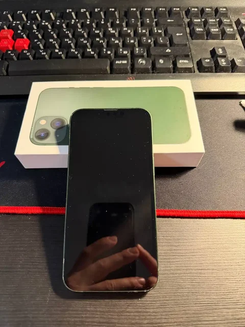 Продажа iPhone 13 зеленого цвета 128 ГБ - Стайлеры/Устройства для укладки волос в Москва