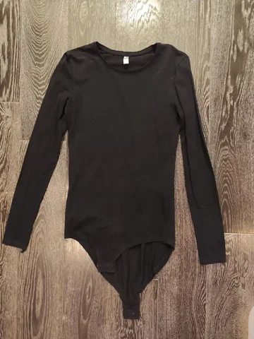 Базовое боди 44 размера - Костюмы в Москва