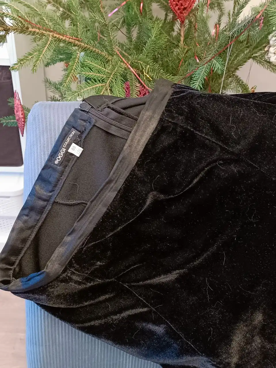 Женский костюм из черного бархата размер 46-48 - Женская одежда (Одежда) в Москва