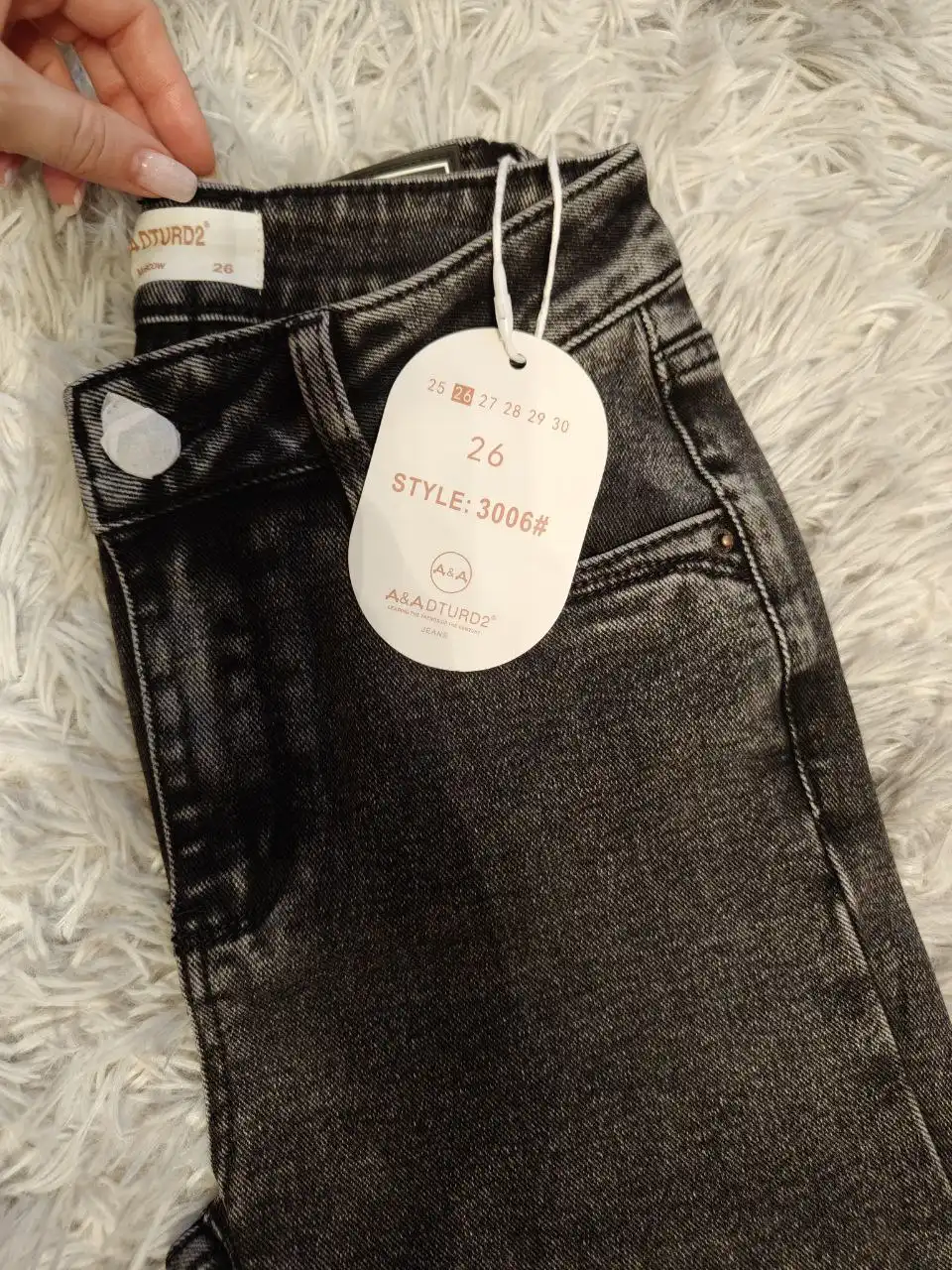 Продам новые джинсы с биркой размер 26 - Джинсы (Одежда) в Москва