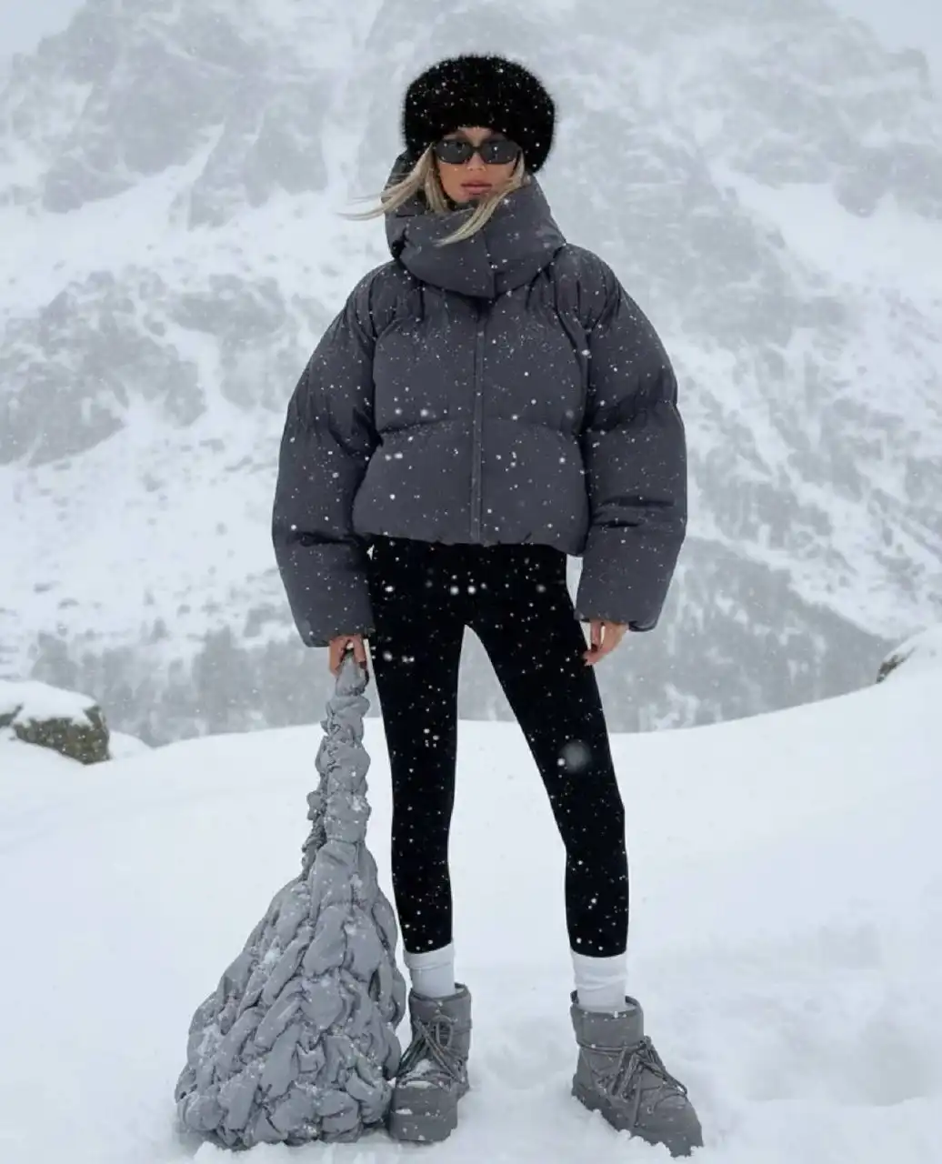 Пуховик AIR, новый размер s/m - Пуховики (Одежда) в Москва