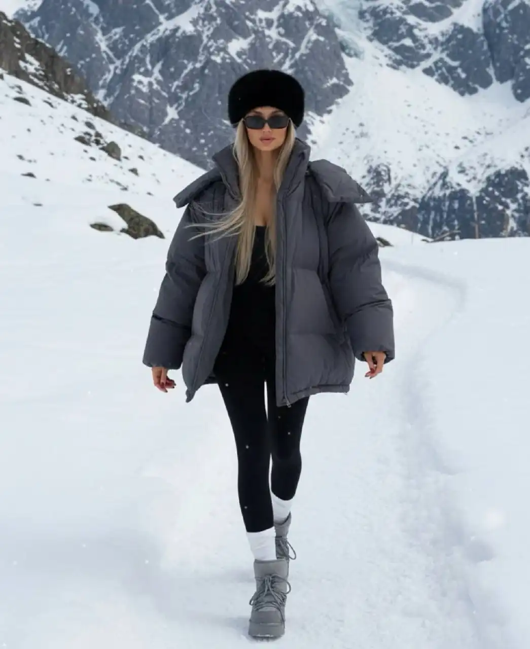 Пуховик AIR, новый размер s/m - Пуховики (Одежда) в Москва