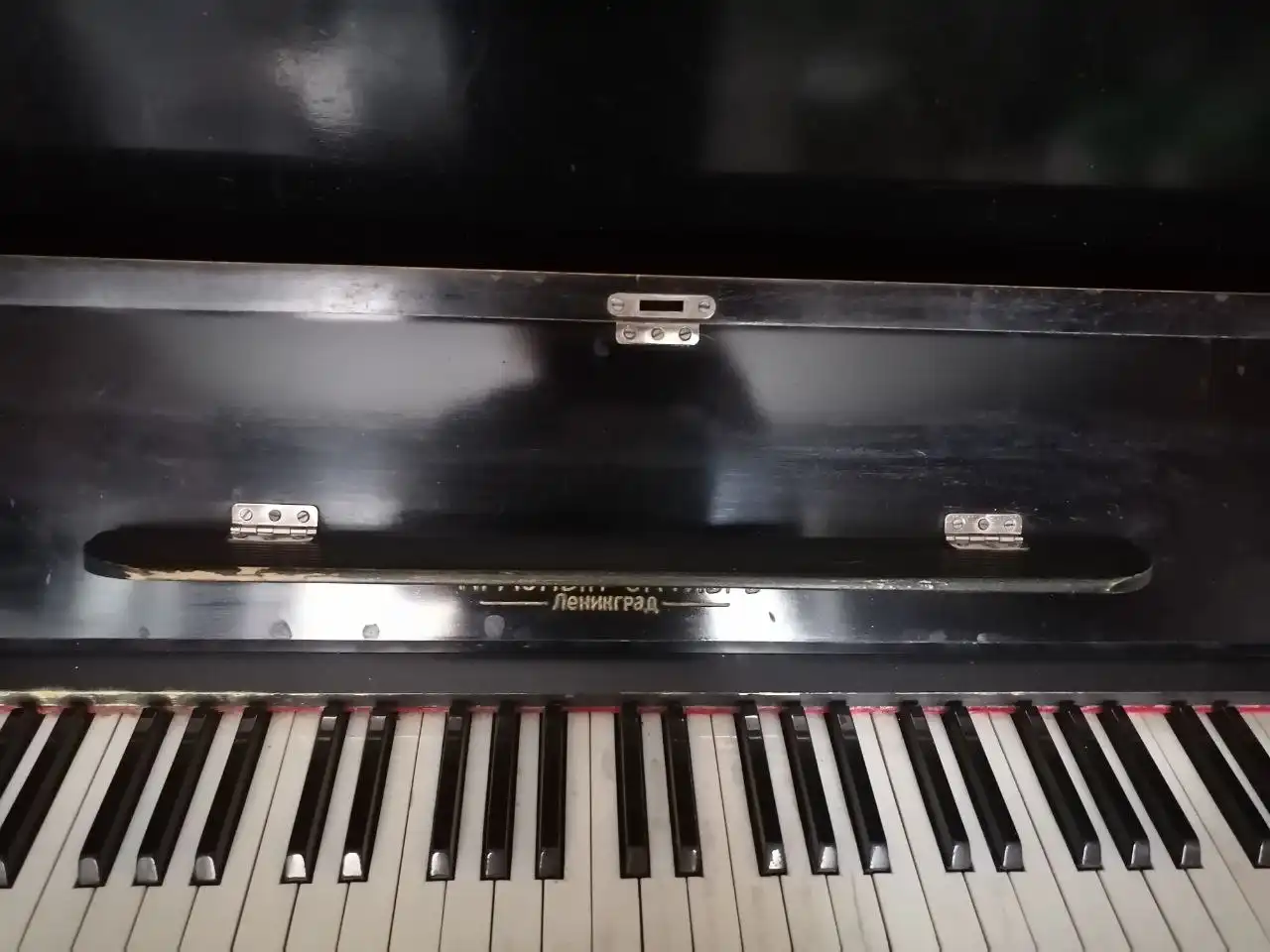 Пианино Красный Октябрь 1951 года - Музыкальные инструменты (Барахолка) в Москва