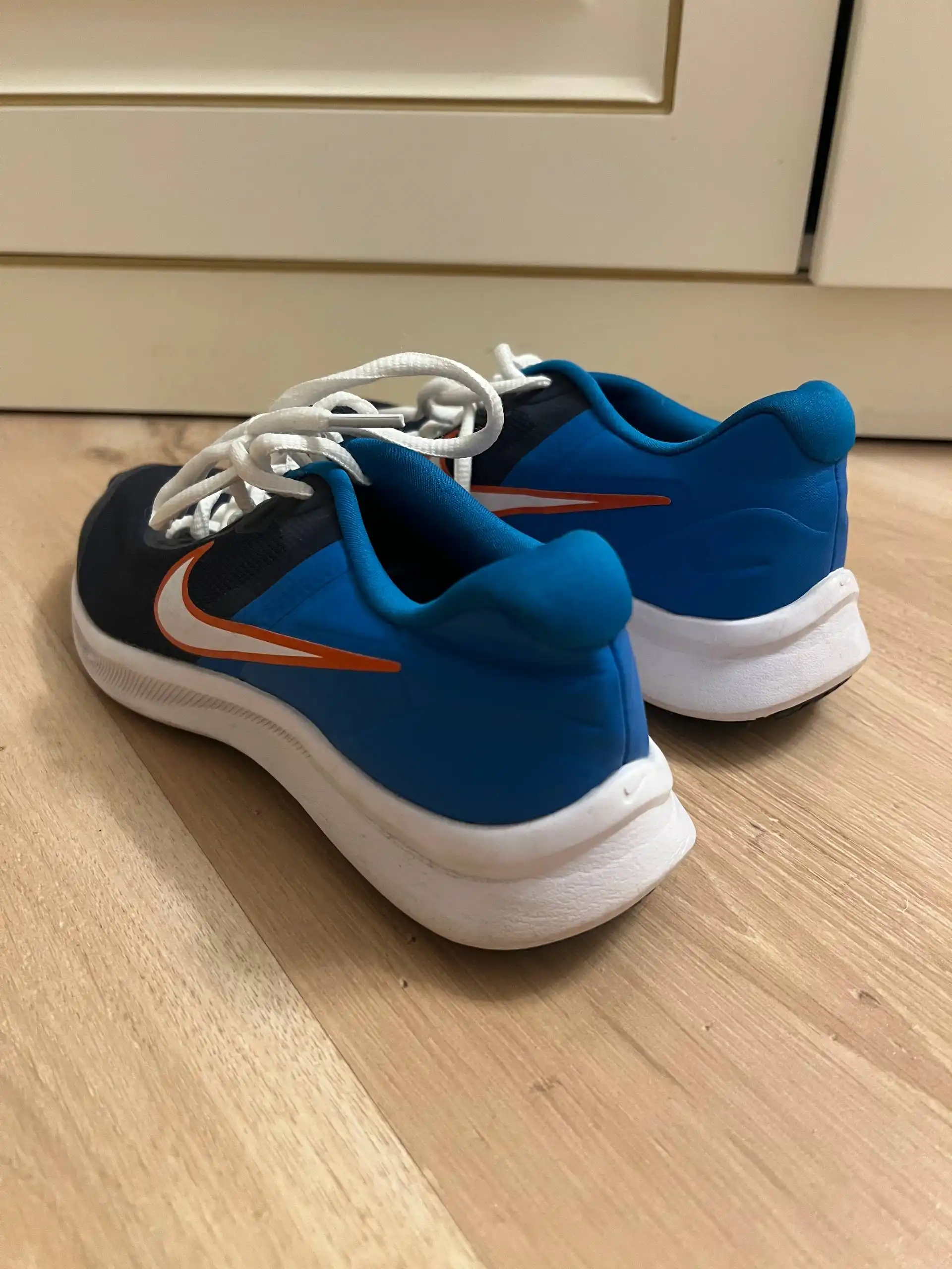 Новые кроссовки Nike размер 37,5-38 - Обувь (Одежда) в Москва