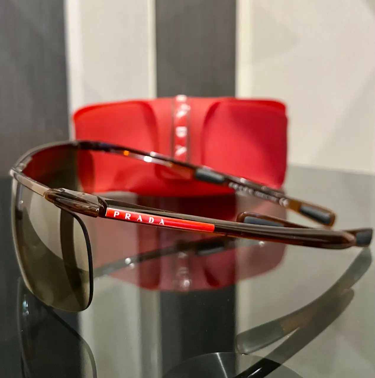 Оригинальные солнцезащитные очки PRADA коричневые - Аксессуары (Барахолка) в Москва