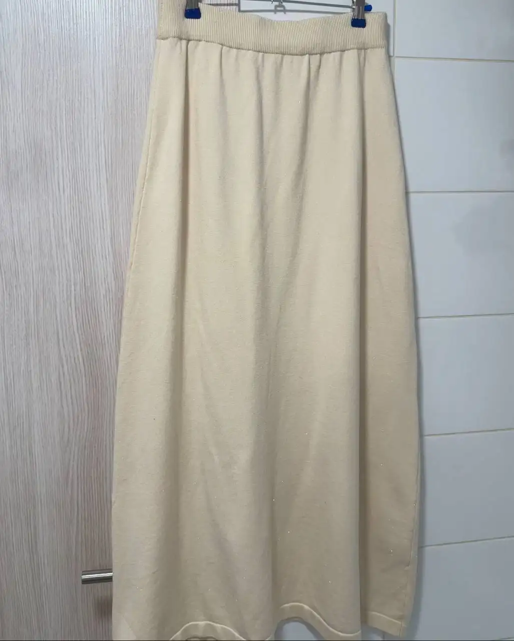 Женский костюм юбка и кофта в бежевом оттенке - Костюмы (Одежда) в Москва