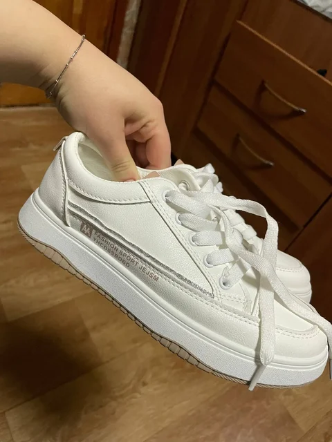 Новые кроссовки 36-37 размера в Ясенево - Брюки в Москва