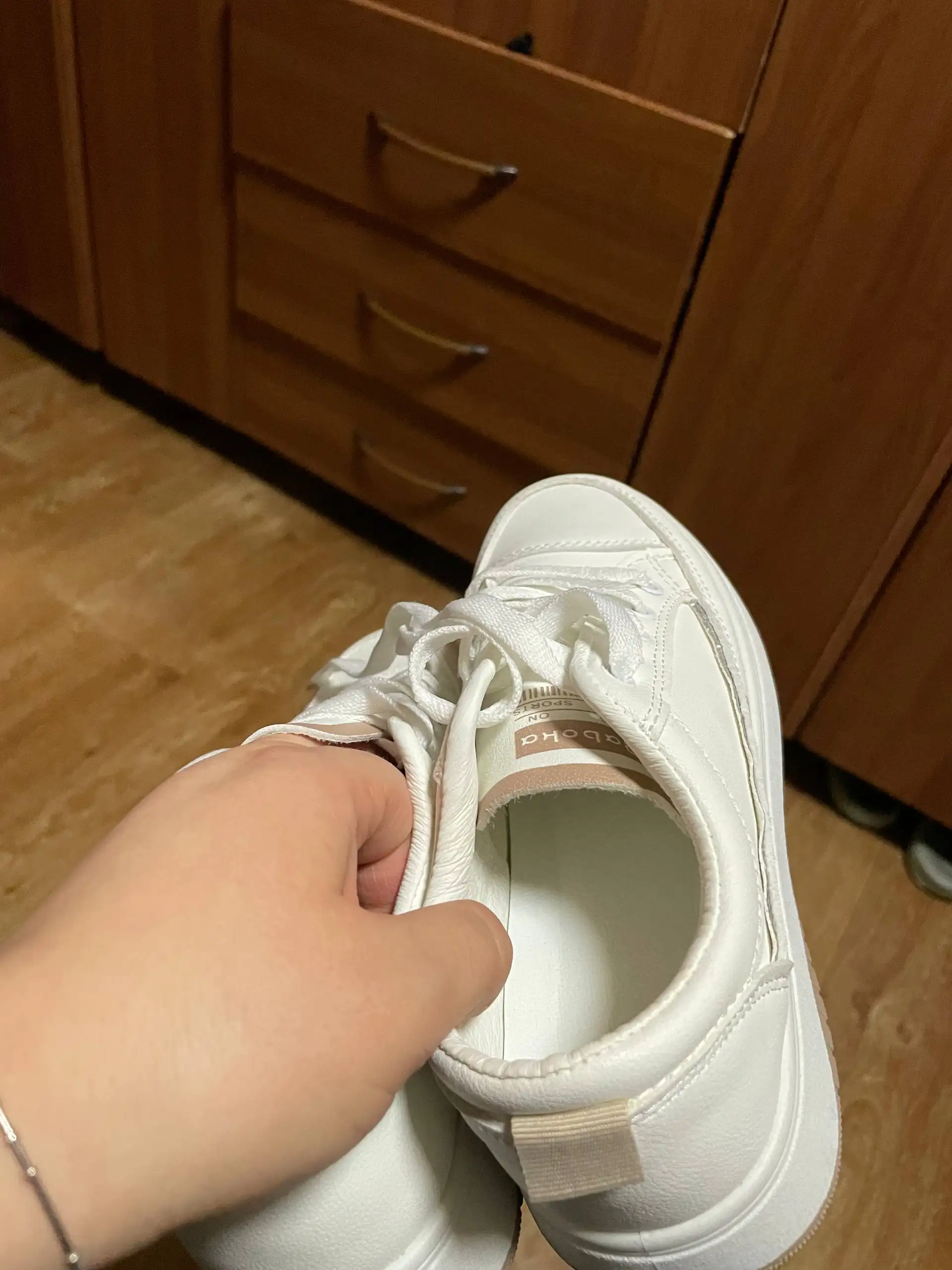 Новые кроссовки 36-37 размера в Ясенево - Обувь (Одежда) в Москва