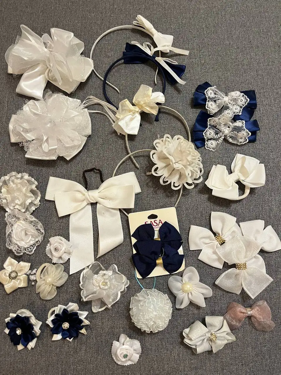 Школьные аксессуары: банты, заколки, ободки, резинки - Аксессуары (Барахолка) в Москва