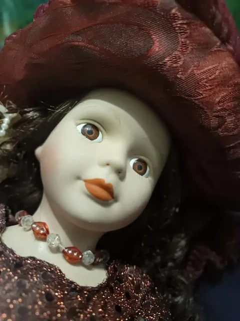 Кукла на подставке 40см из керамики/фарфора - Подарочные наборы в Москва