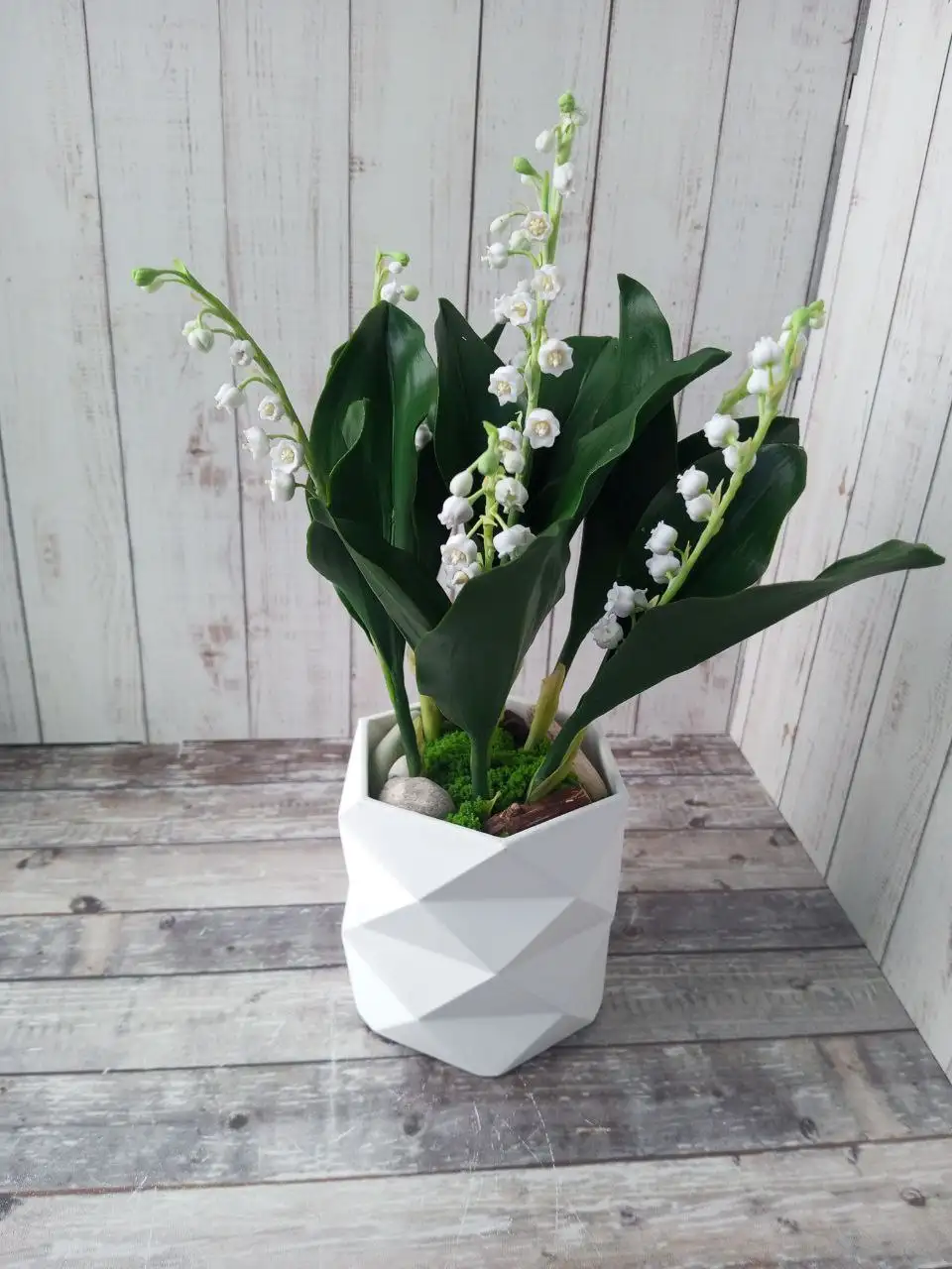 Композиция из ландышей в керамическом кашпо ручная работа - Рукоделие (Хобби и отдых) в Москва