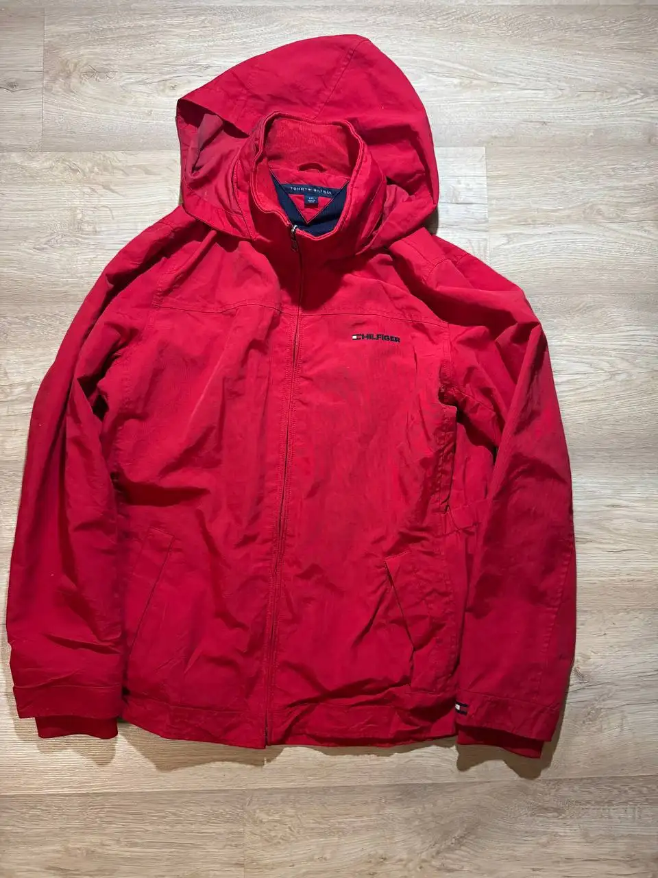 Ветровка Hilfiger размер L - Верхняя одежда (Одежда) в Москва