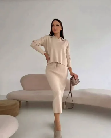 Трикотажный костюм с юбкой размер S - Женская одежда в Москва