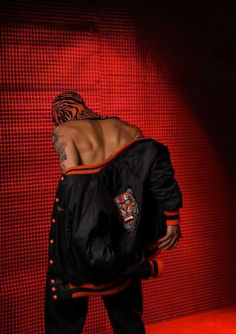 Бомбер Yaasbae Tiger - Black - Верхняя одежда (Одежда) в Москва