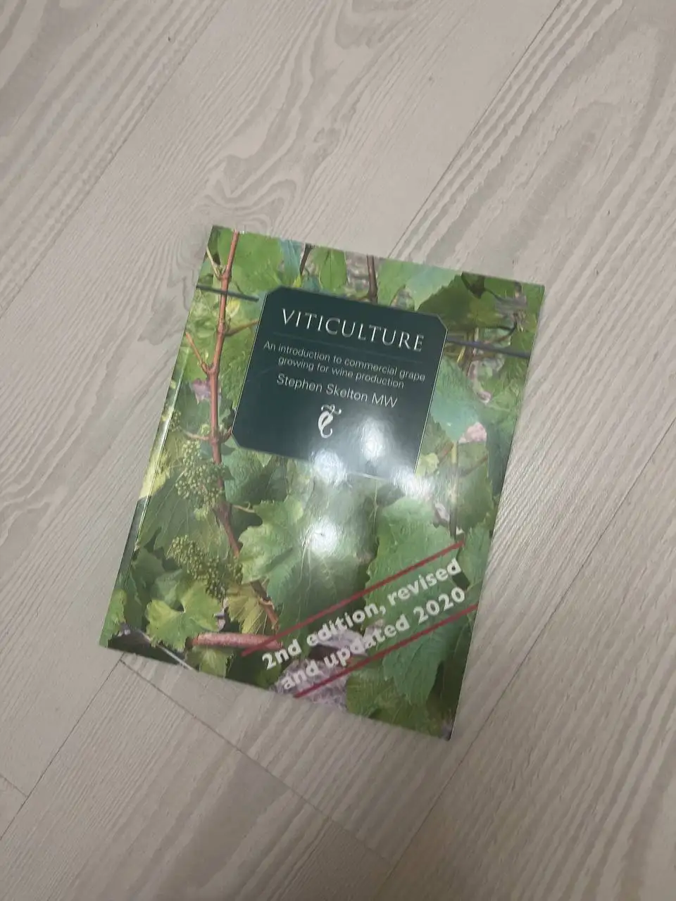 Продажа книг по виноделию - Книги (Хобби и отдых) в Москва