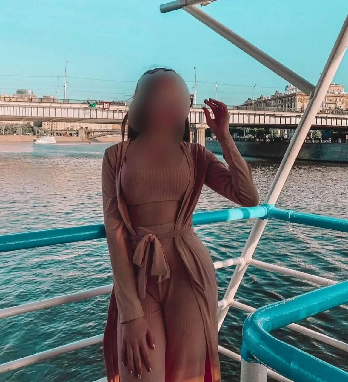 Костюм тройка SHEIN размер 42S - Костюмы (Одежда) в Москва