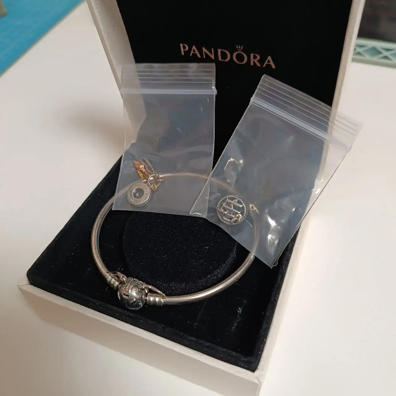 Оригинальный браслет PANDORA с шармами Гарри Поттер - Барахолка в Москва