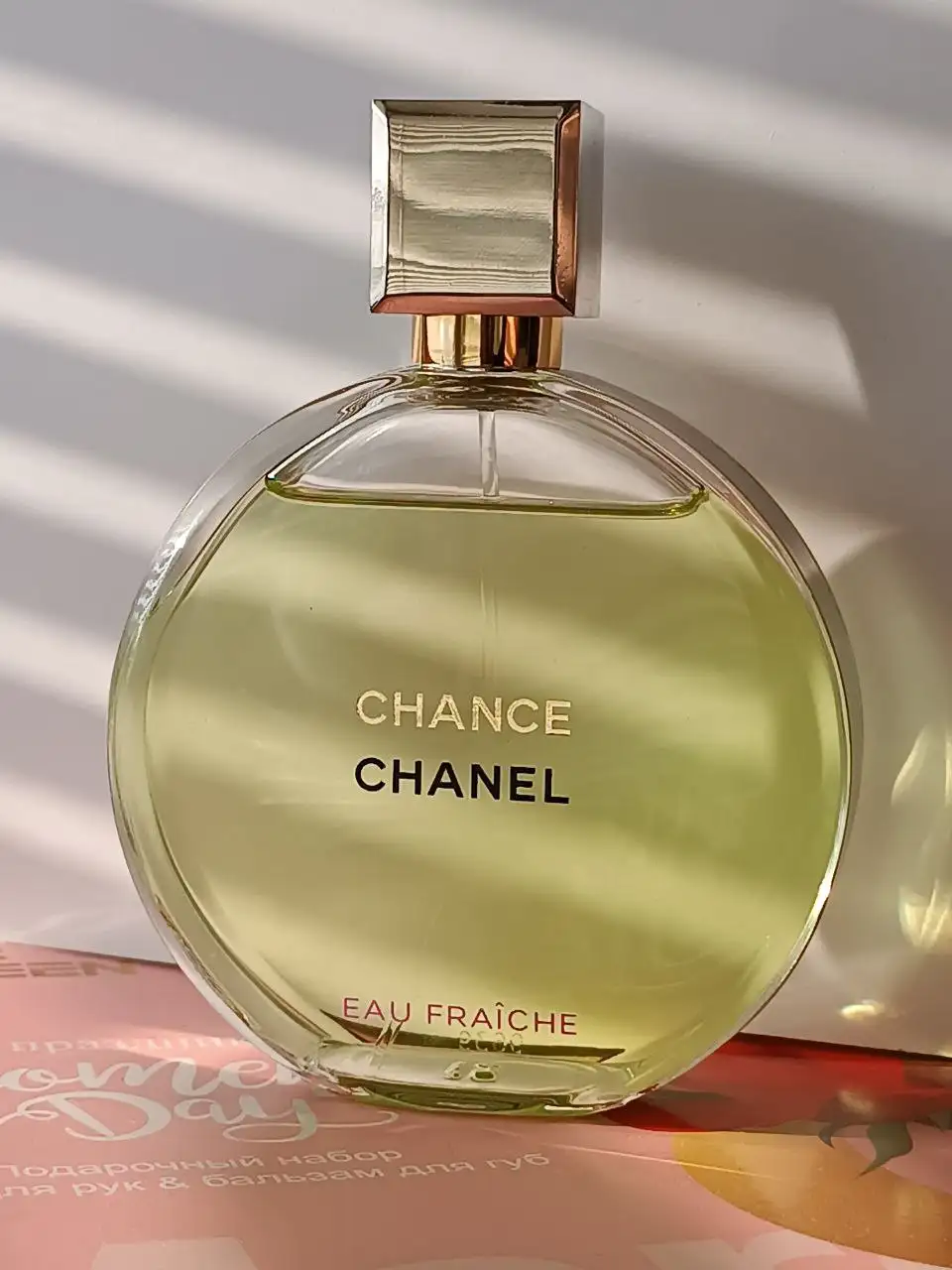 Chanel Chance Eau Fraiche 100 мл в подарочной упаковке - Парфюмерия (Красота и здоровье) в Москва