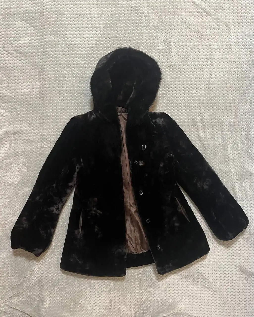 Шуба из натурального меха овчины (мутон) с капюшоном из норки - Верхняя одежда (Одежда) в Москва