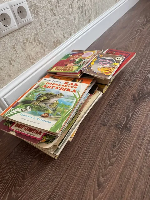 Книги и игра в новом состоянии - Косметика и парфюмерия в Москва