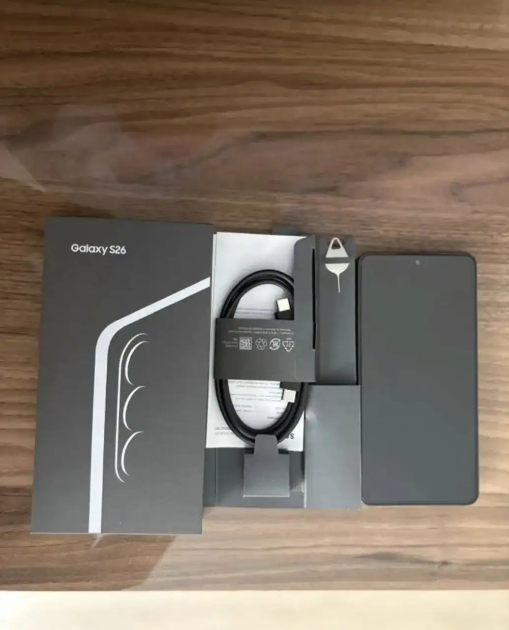 Продам смартфон Samsung Galaxy S26 12GB/256GB черный - Смартфоны (Электроника) в Москва