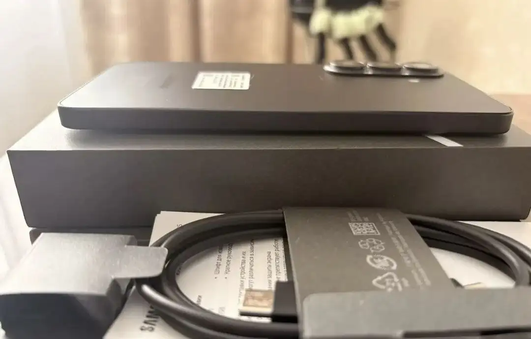 Продам смартфон Samsung Galaxy S26 12GB/256GB черный - Смартфоны (Электроника) в Москва