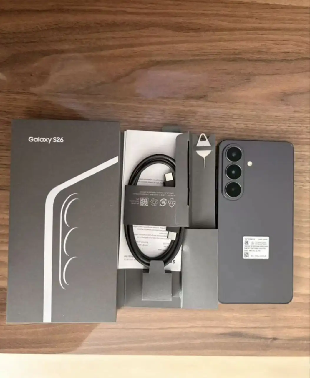 Продам смартфон Samsung Galaxy S26 12GB/256GB черный - Смартфоны (Электроника) в Москва